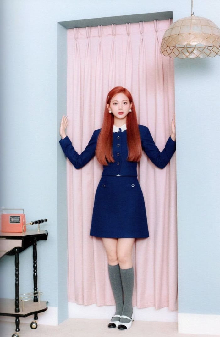 Netizen Hàn năn nỉ stylist cho TWICE “bê” trang phục album phiên bản Retro lên sân khấu ảnh 28