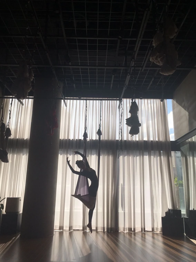 Karina (aespa) khoe body đẹp như Thủy thủ Mặt Trăng, netizen lấy ngay ảnh Jisoo (BLACKPINK) ra so sánh ảnh 4