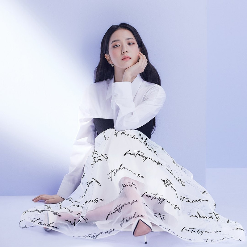 Jisoo (BLACKPINK) thay thế Seohyun (SNSD), trở thành nàng thơ mới của thương hiệu này ảnh 3