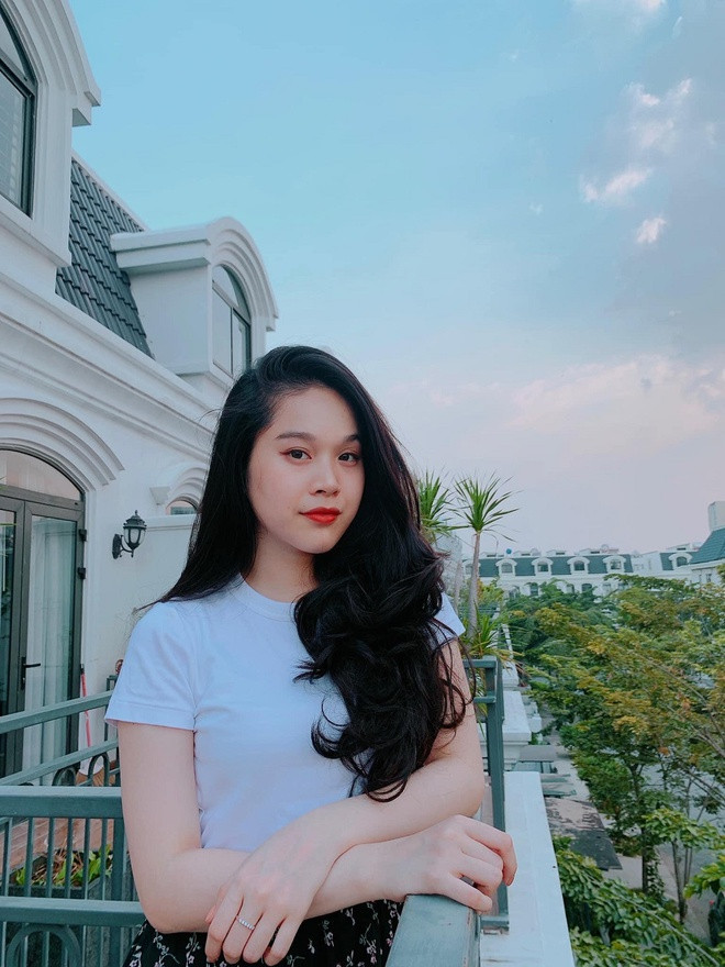 Hotgirl 9x từng tham gia MV Hồ Quang Hiếu được chú ý khi dự thi Hoa hậu Việt Nam ảnh 7