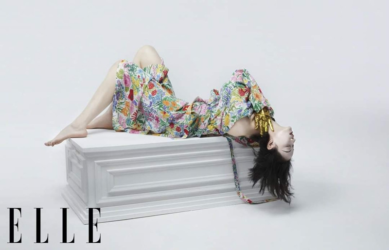 Nghê Ni khiến netizen Trung tranh cãi kịch liệt vì mặt trắng bệch trên bìa ELLE Trung ảnh 6