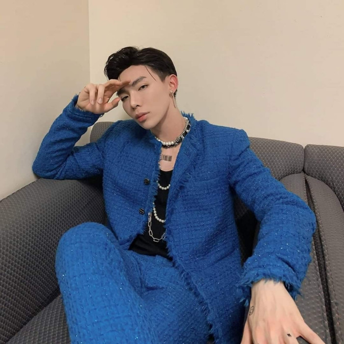 Mỹ nam tuổi Sửu: Ngắm gu thời trang phi giới tính cực ấn tượng của "hoàng tử ballad" Erik ảnh 7