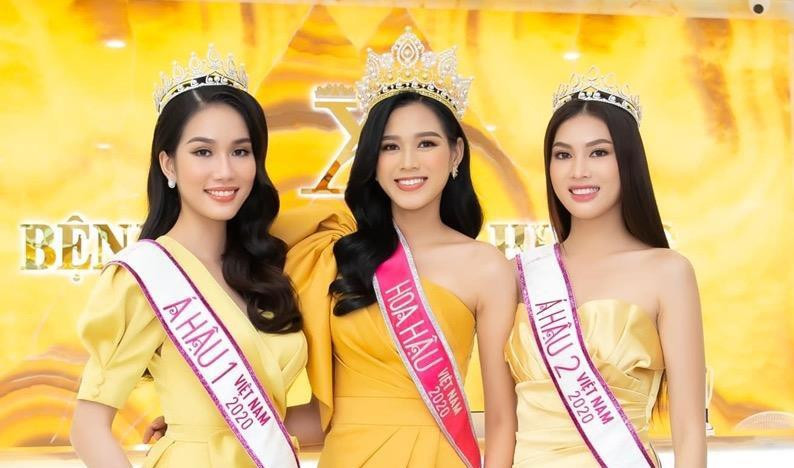 "Best Street Style" ngày 1: Người đẹp chuyển giới Lương Mỹ Kỳ xuất hiện thanh lịch bất ngờ ảnh 10