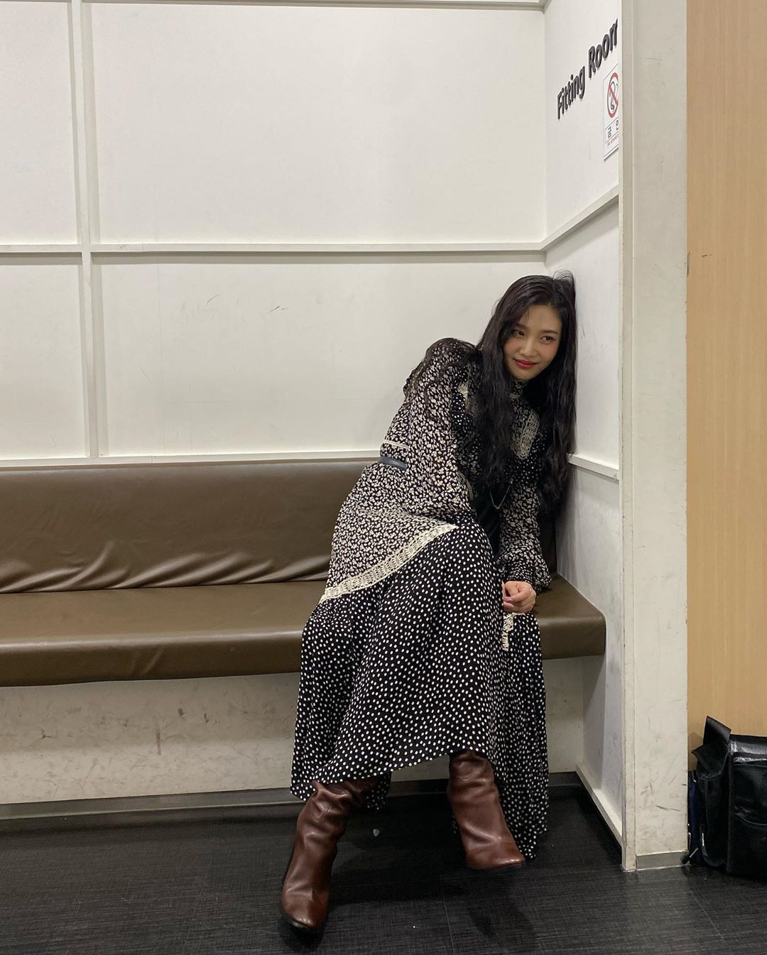 “Đụng hàng” bộ váy 100 triệu đồng với Seo Ye Ji, Joy (Red Velvet) bị chê trông xuề xòa hơn ảnh 5