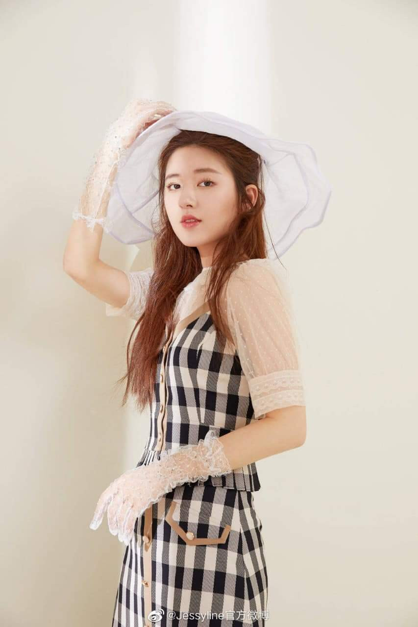 Triệu Lộ Tư khoe bộ ảnh thời trang mới, rộ tin đồn đóng cặp cùng Vương Nhất Bác ảnh 8