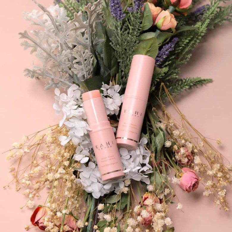 Thỏi mỹ phẩm Kim Go Eun dùng trong Quân Vương Bất Diệt là gì mà thoa cả môi lẫn mặt? ảnh 3