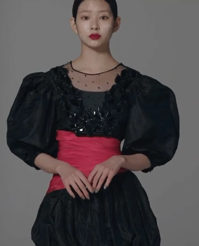 Loạt ảnh vô cùng khó hiểu của 1 số thành viên IZ*ONE trên VOGUE Hàn khiến netizen phẫn nộ ảnh 6