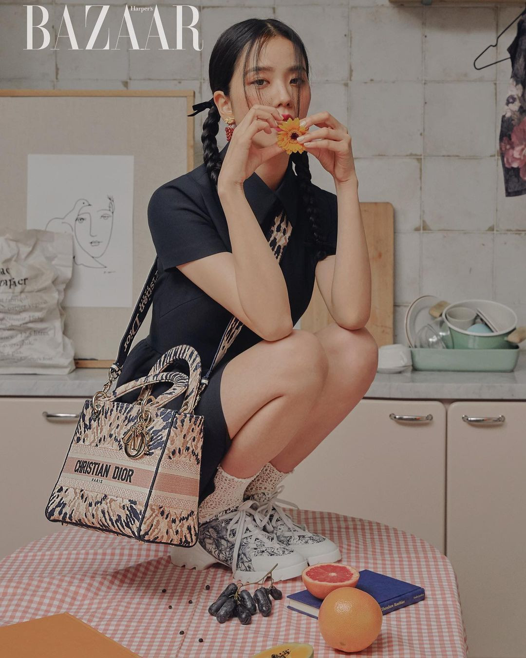 Jisoo “đầu bù tóc rối” trên Harper’s BAZAAR nhưng vẫn không giấu được visual đỉnh cao ảnh 5