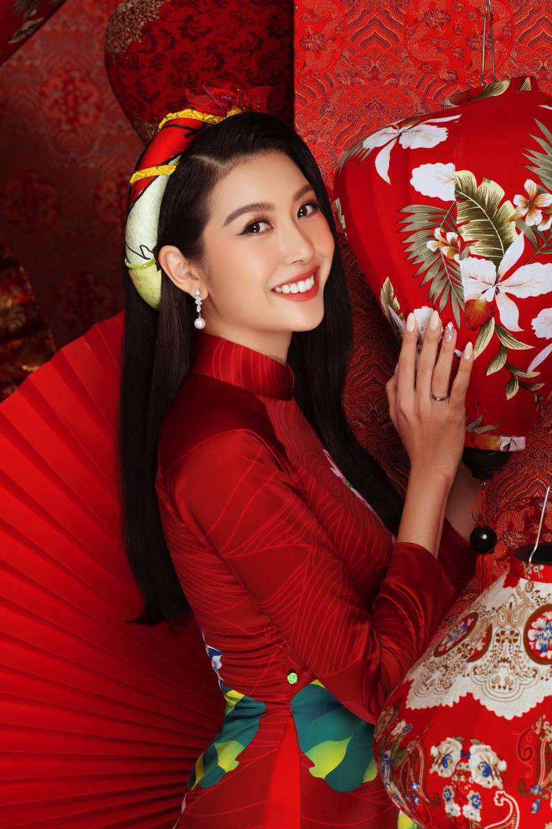 Ngắm dàn người đẹp Hoa hậu Hoàn vũ khoe sắc rạng ngời trong bộ ảnh Tết Tân Sửu ảnh 5