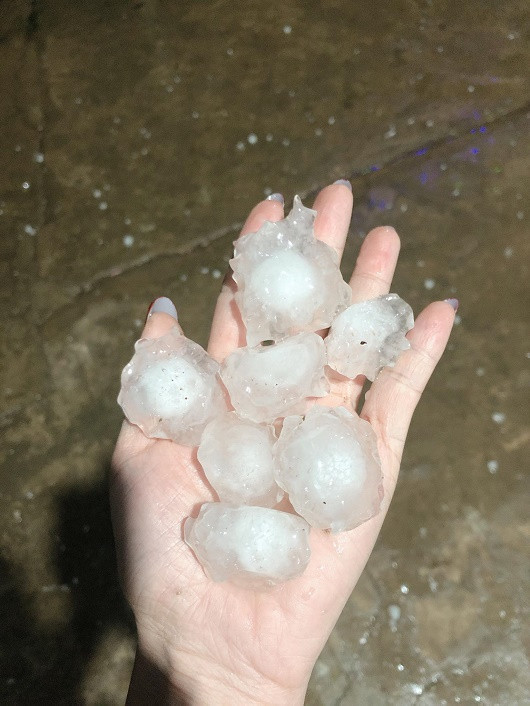 Kinh hoàng mưa đá to như quả trứng ở các tỉnh phía Bắc ảnh 4