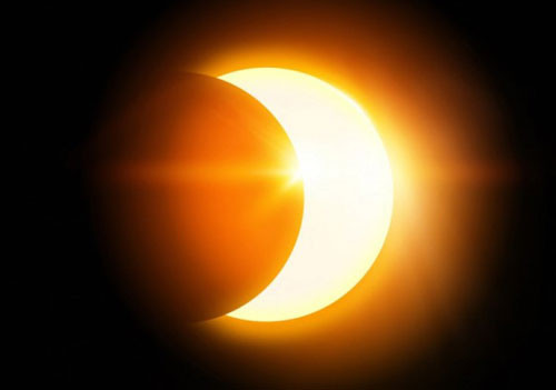 Nhiều nơi tổ chức quan sát nhật thực siêu đẹp cuối cùng của thập kỷ ảnh 1