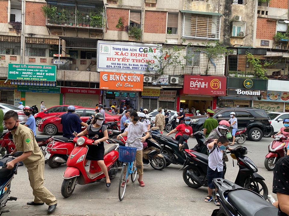 Học sinh tiểu học háo hức, trẻ mầm non nức nở trong ngày đầu tới trường ảnh 6