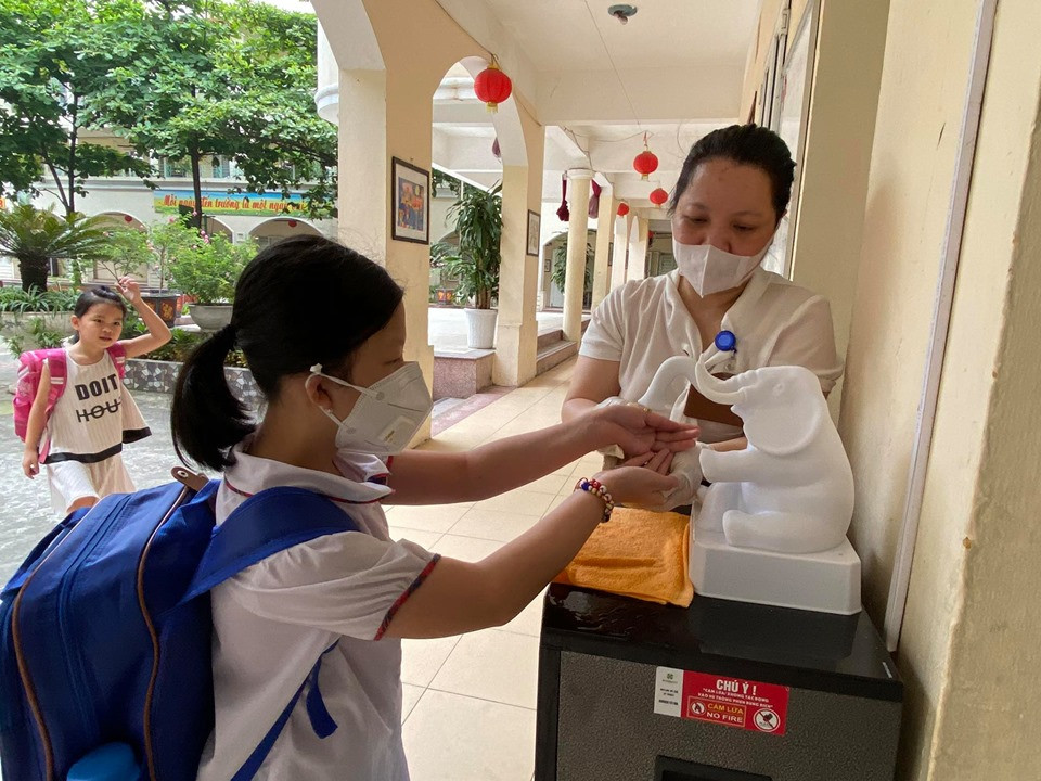 Học sinh tiểu học háo hức, trẻ mầm non nức nở trong ngày đầu tới trường ảnh 11