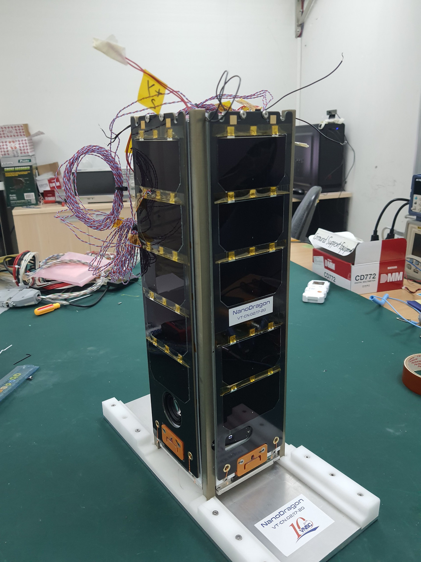 Vệ tinh made in Viet Nam đã hoàn thiện, chờ ngày phóng ở Nhật Bản ảnh 1