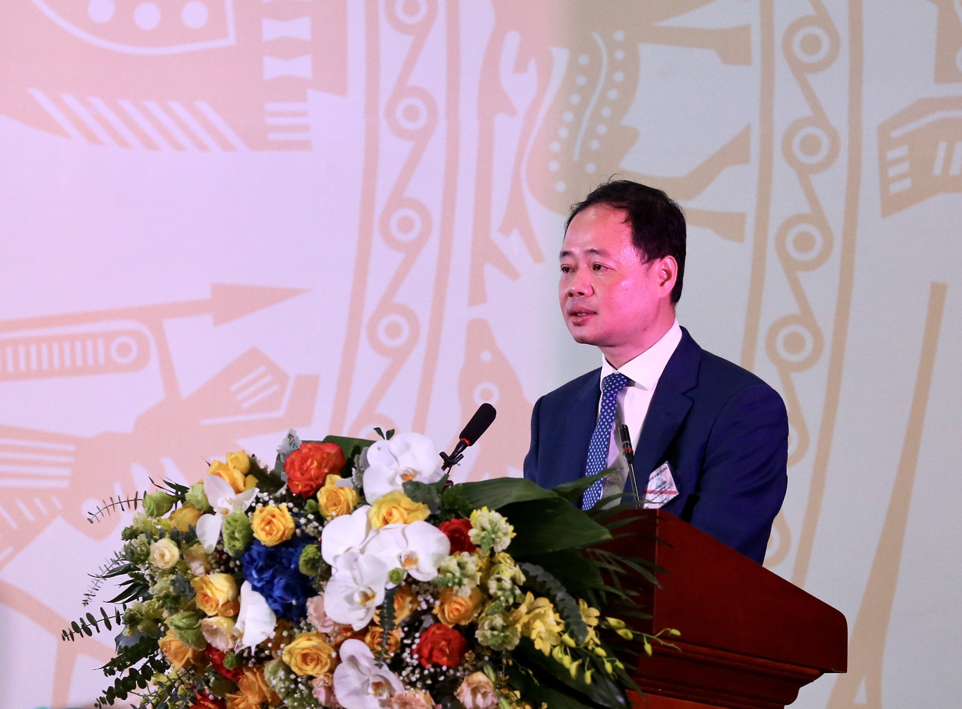 Ở đâu có vùng trời, vùng biển, ở đó có cán bộ khí tượng thủy văn ảnh 1