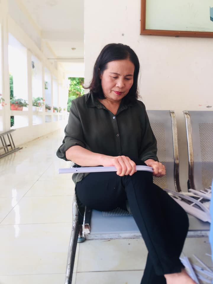 Giáo viên Trường THPT Kỳ Anh sáng chế kính che mặt ngừa COVID-19 ảnh 1