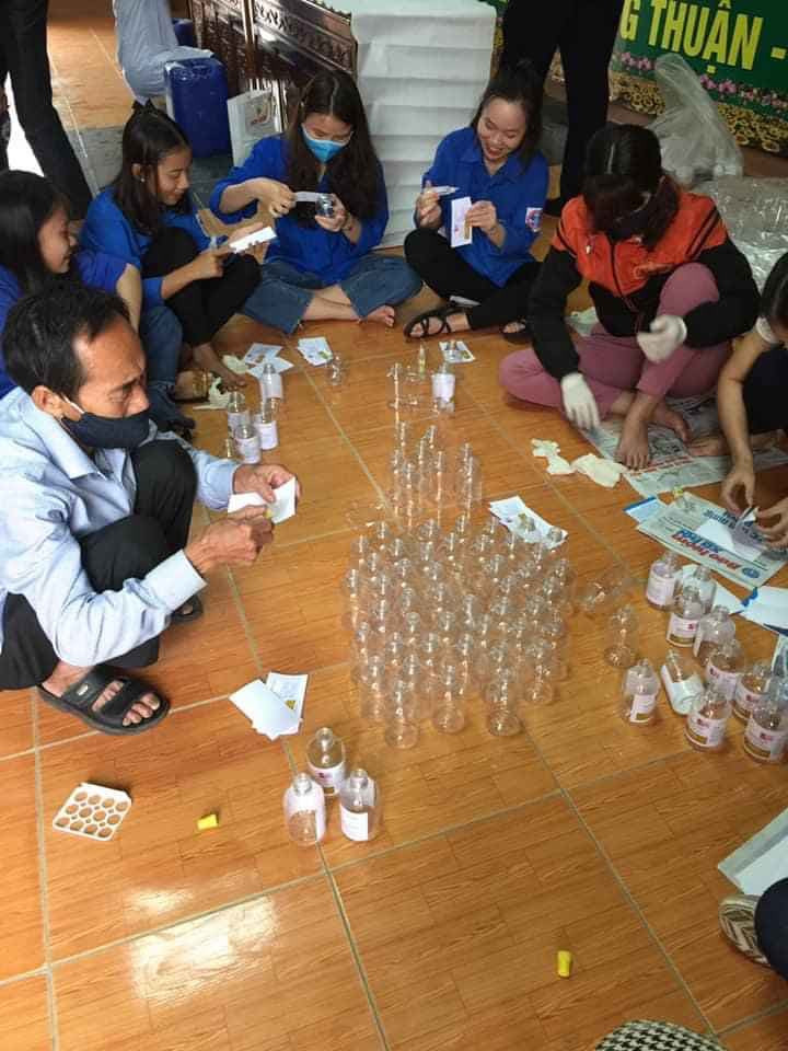 Giáo viên Trường THPT Kỳ Anh sáng chế kính che mặt ngừa COVID-19 ảnh 7