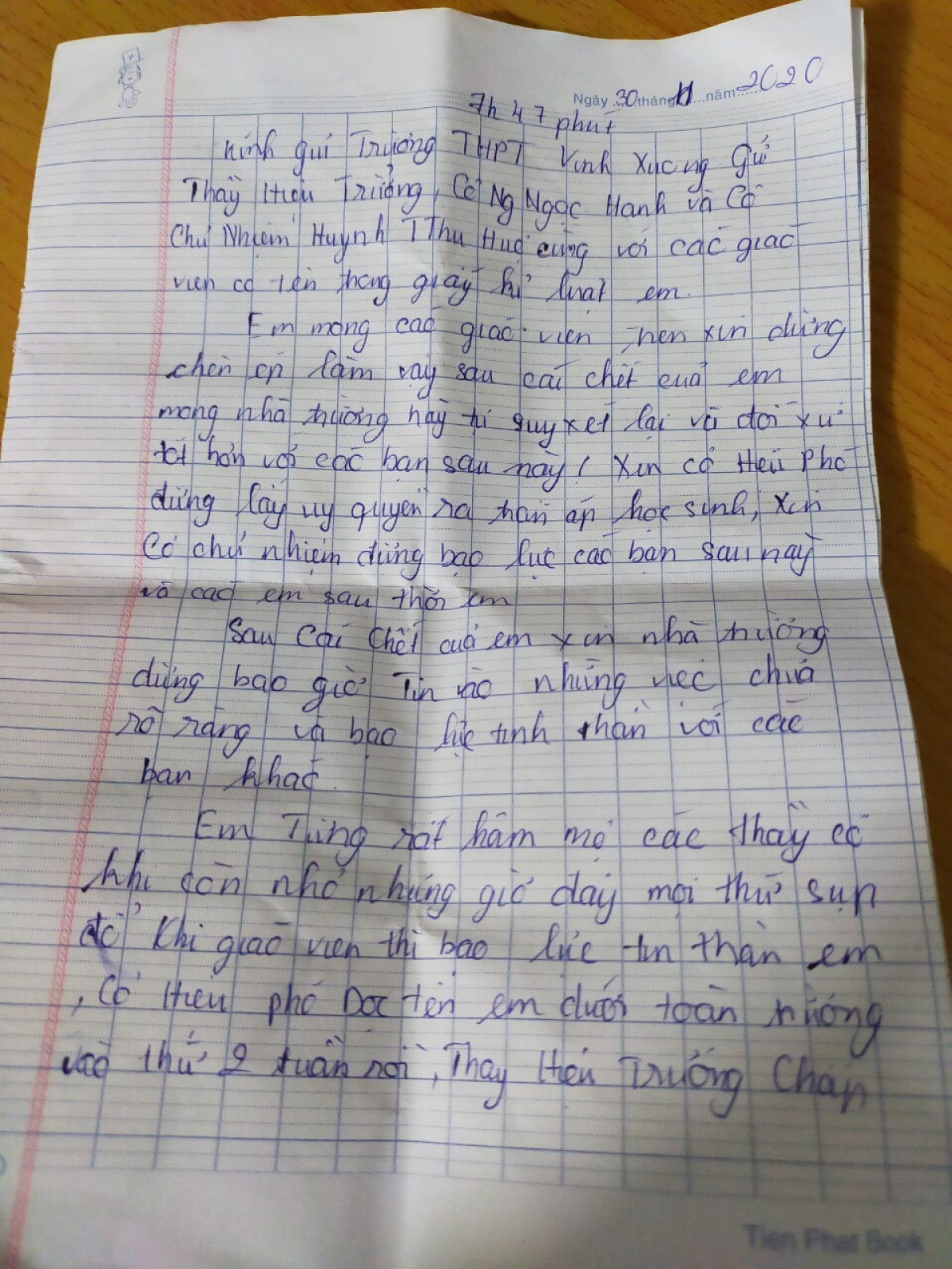 Đình chỉ hiệu trưởng, 1 hiệu phó sau vụ nữ sinh nghi uống thuốc tự tử ảnh 1