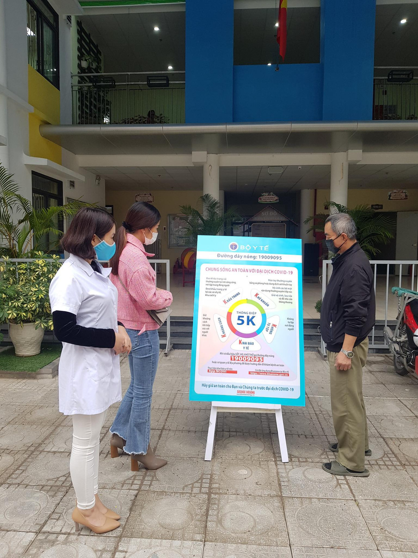 Sáng nay, hơn hai triệu học sinh Hà Nội trở lại trường ảnh 6