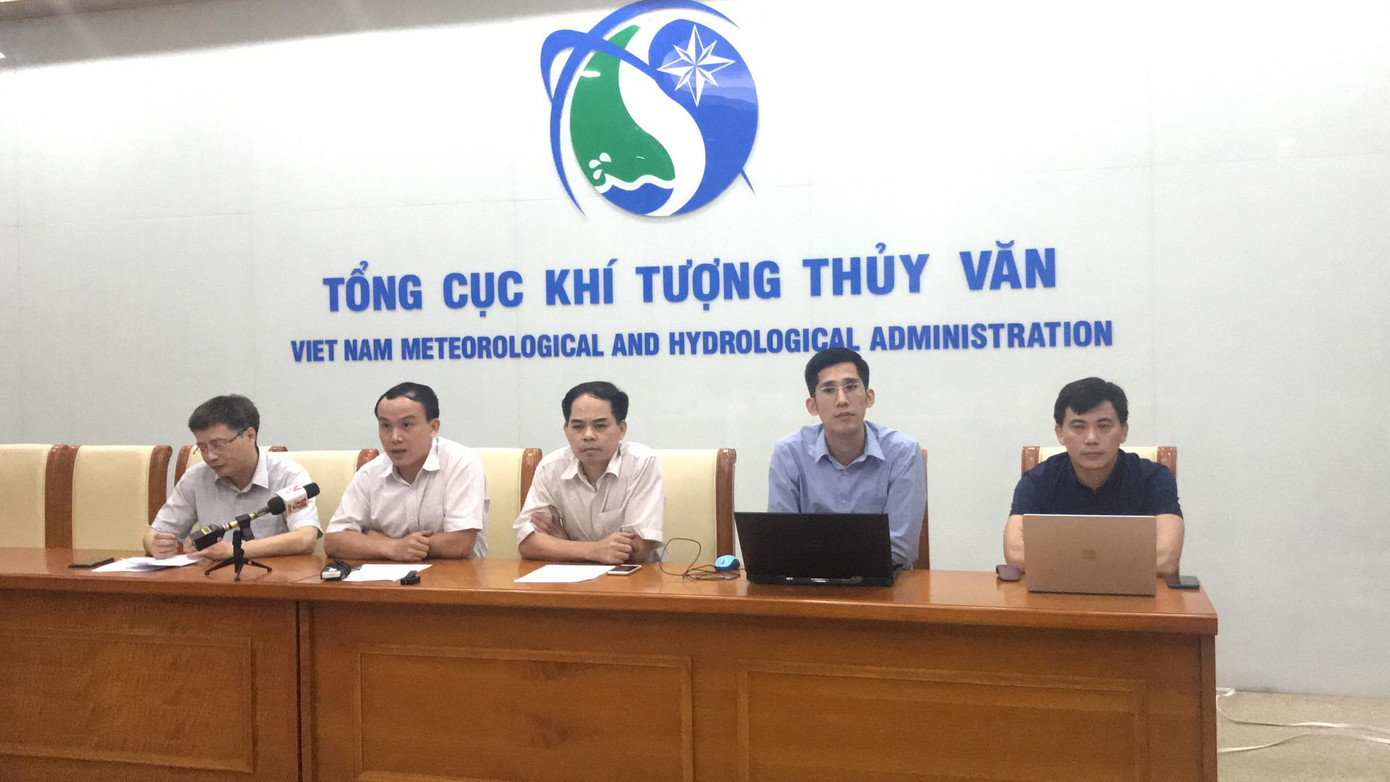 Trung tâm Khí tượng Thủy văn nhận định về cơn bão số 5 sắp đổ bộ ảnh 1