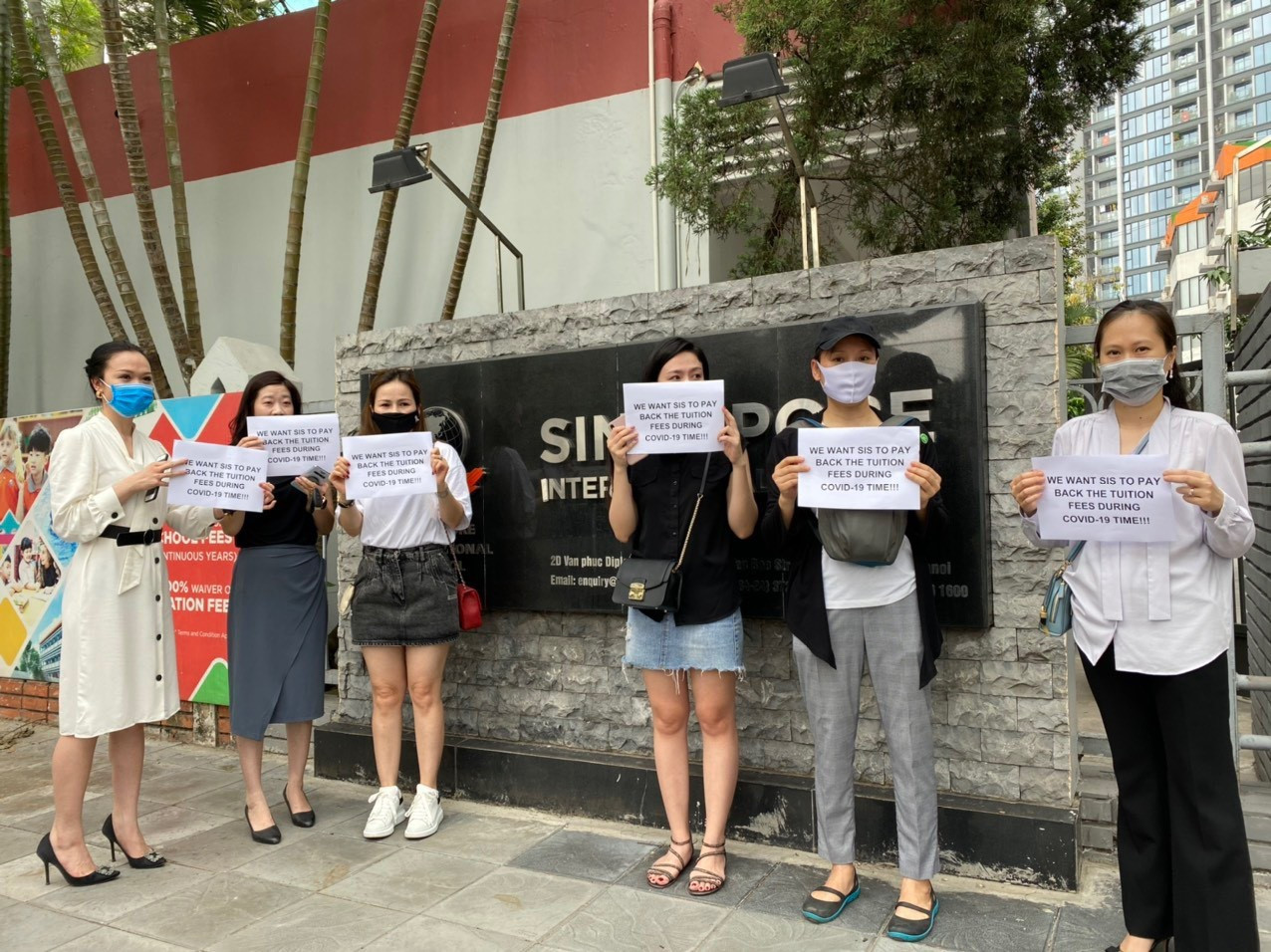 Trường Quốc tế Singapore bị tố tận thu học phí trực tuyến ảnh 1