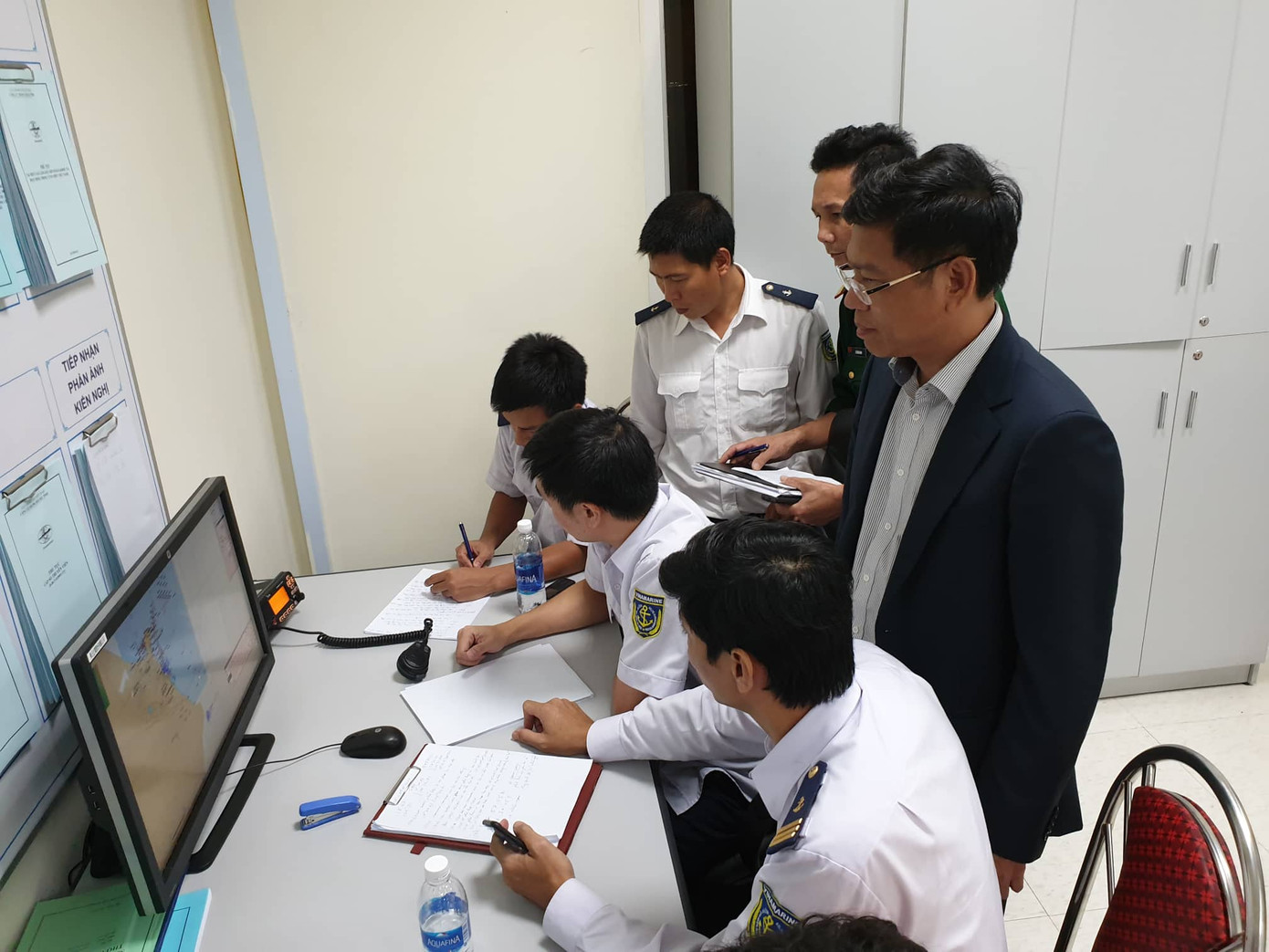 Đã cứu được 12 người vụ tàu chìm trên vùng biển Hà Tĩnh ảnh 1