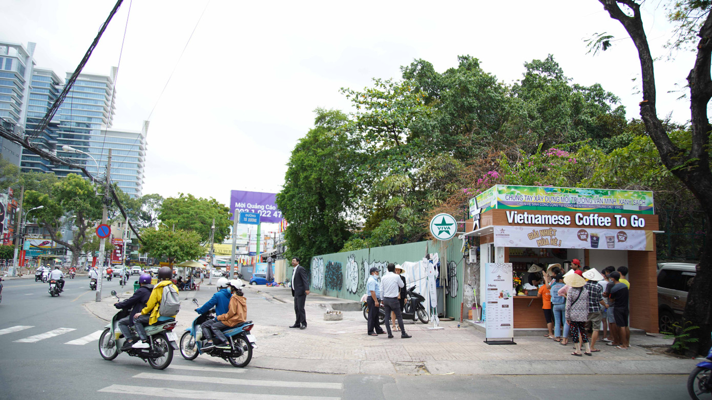 Ra mắt cà phê mang đi kết hợp phục vụ nhà vệ sinh công cộng miễn phí ảnh 1