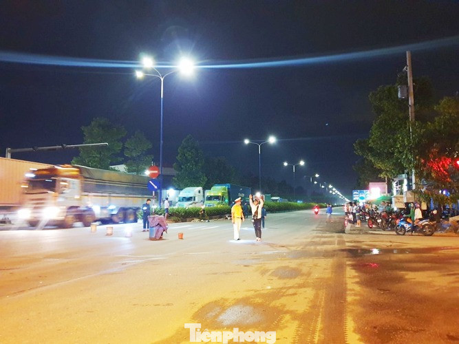 Phát hiện thi thể đôi nam nữ biến dạng giữa đường lúc rạng sáng ảnh 1