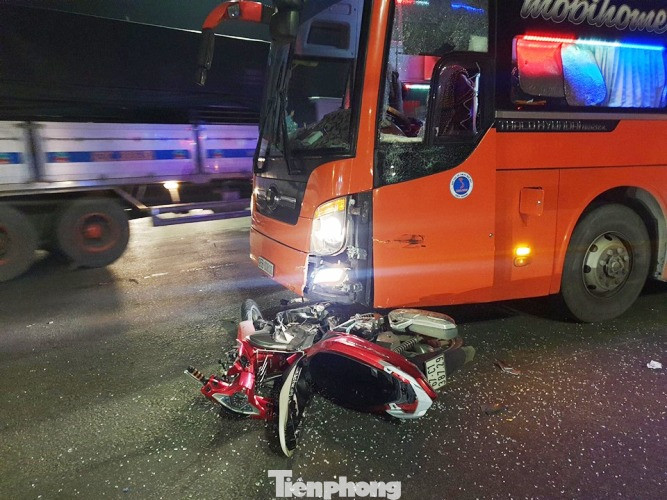 Tông vào đuôi xe cảnh sát giao thông, một người đàn ông tử vong ảnh 1