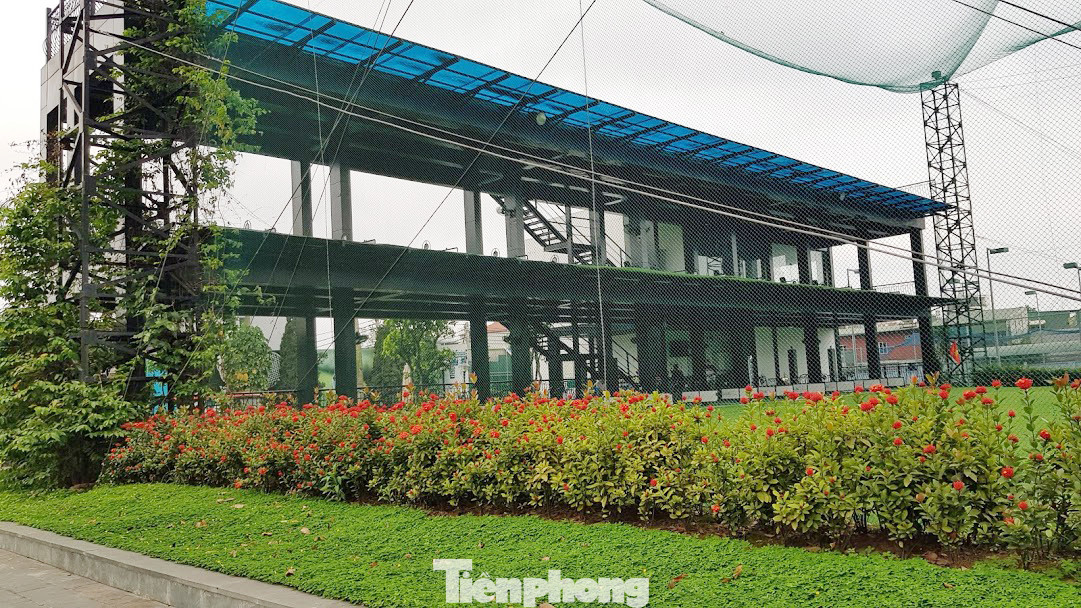 Đình chỉ sân tập golf vô tư hoạt động giữa mùa dịch ở Hà Nội ảnh 2