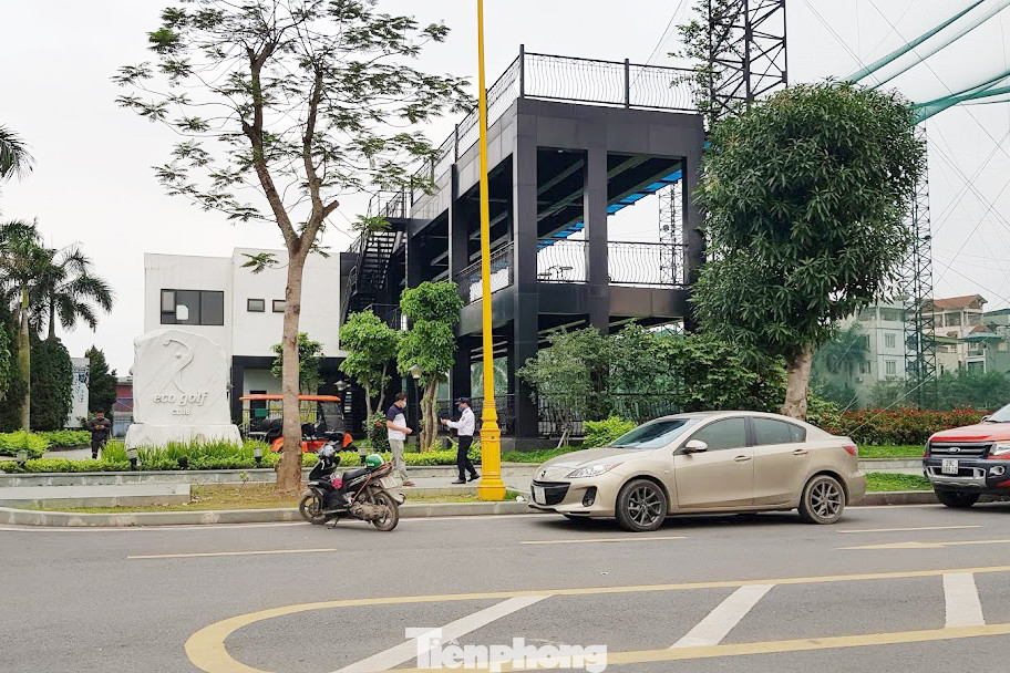 Đình chỉ sân tập golf vô tư hoạt động giữa mùa dịch ở Hà Nội ảnh 1