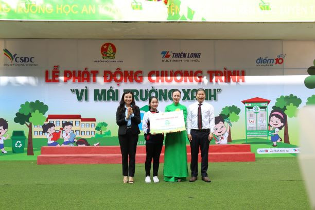  Thu gom rác thải, tích học bổng cho học sinh nghèo ảnh 2