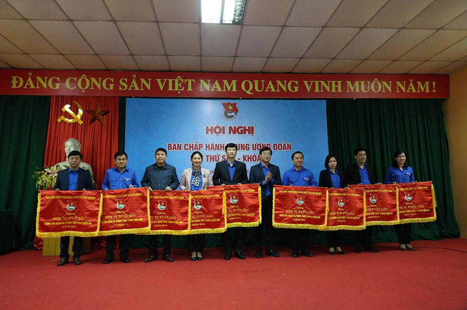 Tuổi trẻ Việt Nam tự hào tiến bước dưới cờ Đảng ảnh 2