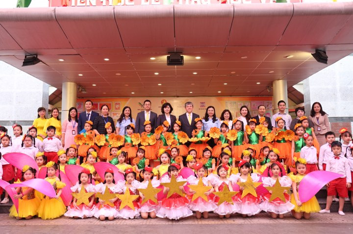 Phát động sưu tập tem 'Cháu ngoan Bác Hồ mừng Đảng quang vinh' ảnh 2