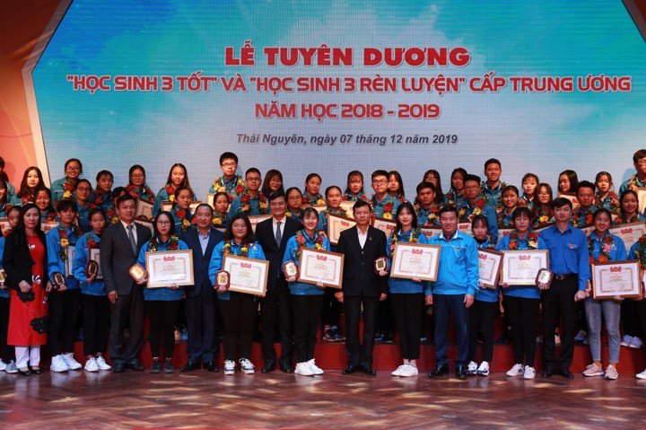 83 học sinh được tuyên dương 'Học sinh 3 tốt', 'Học sinh 3 rèn luyện' ảnh 4