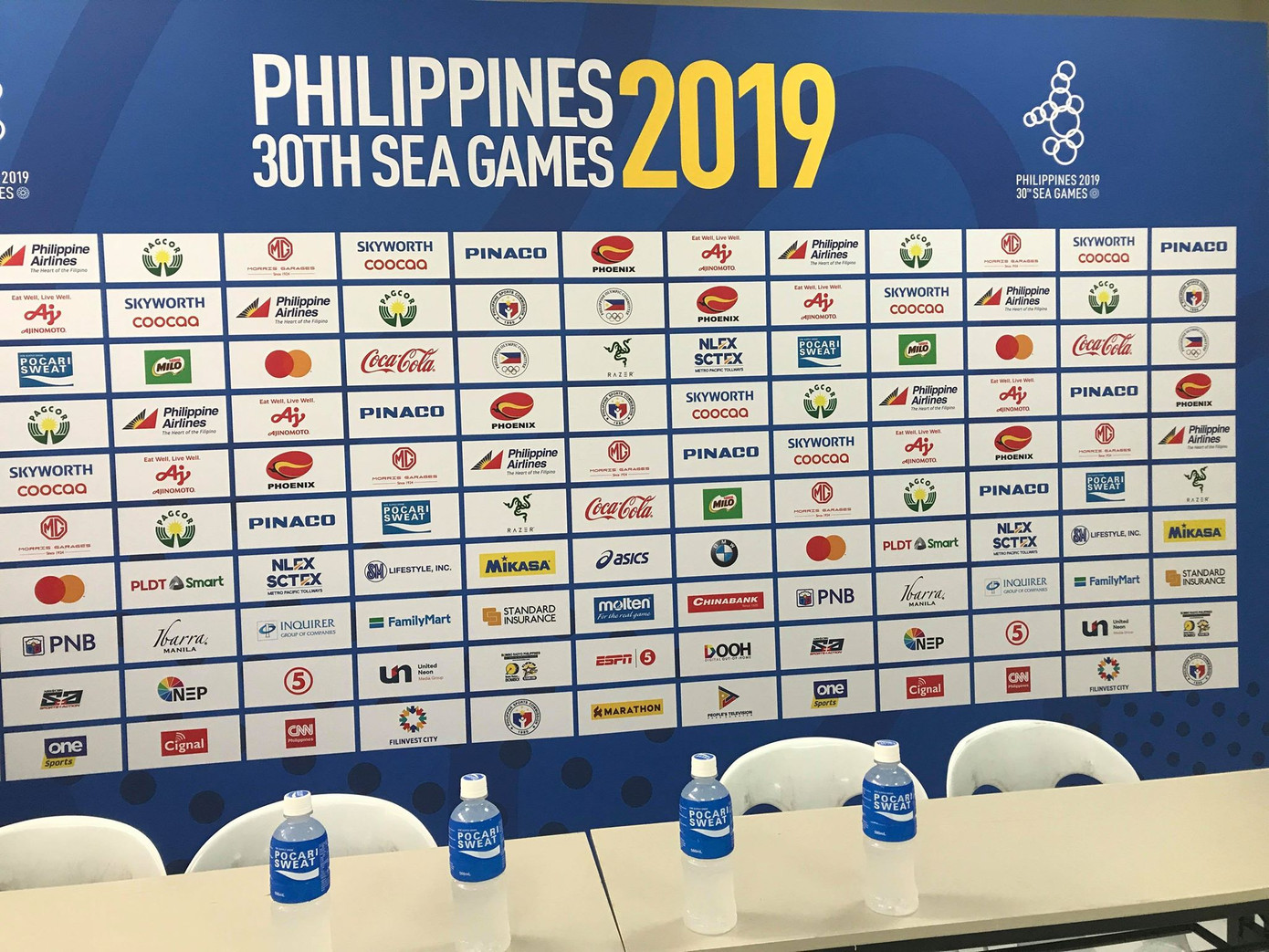 Sốc với phòng họp báo như... nhà kho ở SEA Games 30 ảnh 5