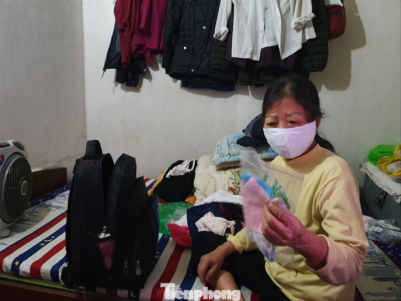 Bắt đầu xét nghiệm COVID-19 cho 'xóm' chạy thận cạnh bệnh viện Bạch Mai ảnh 2