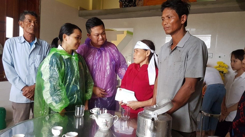 Tuổi trẻ cả nước cùng tiếp sức cho người dân miền Trung bị lũ lụt ảnh 1