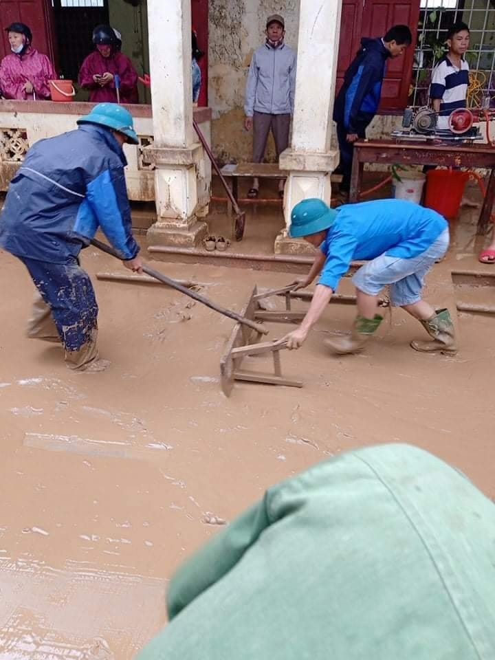 Tuổi trẻ cả nước cùng tiếp sức cho người dân miền Trung bị lũ lụt ảnh 3