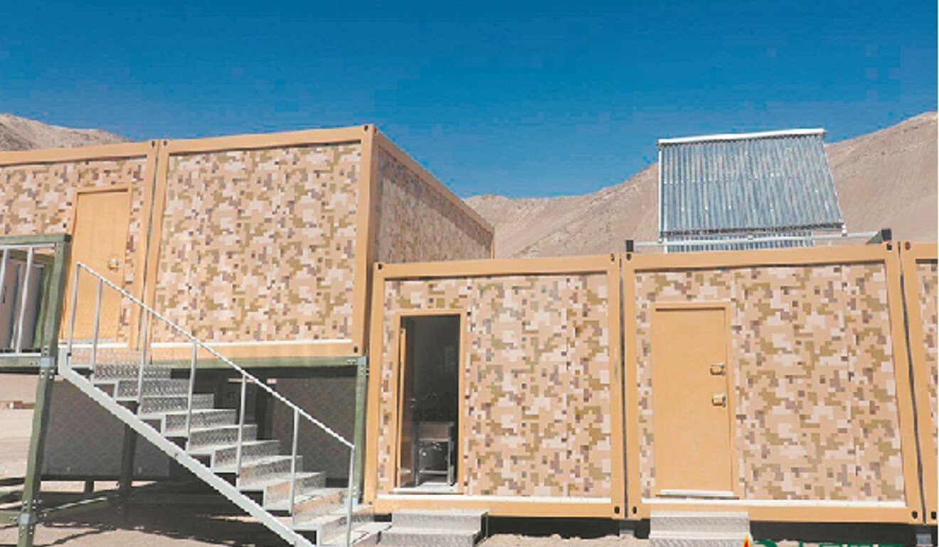 Lính Trung Quốc vật vã trong giá rét Himalaya ảnh 1