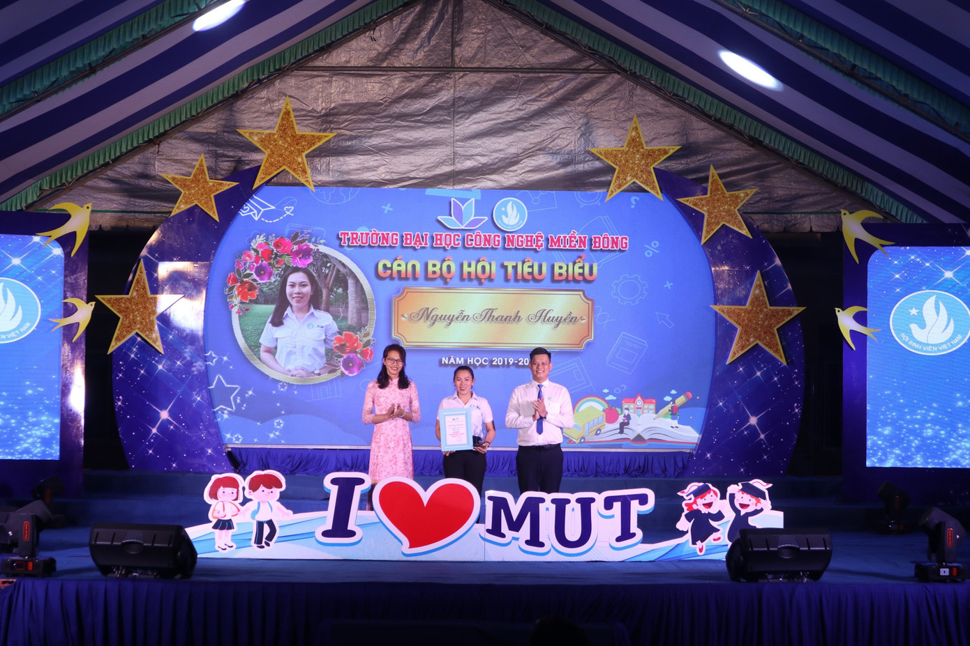 Trường ĐH Công nghệ Miền Đông tuyên dương “Sinh viên 5 tốt” và cán bộ Hội tiêu biểu ảnh 6