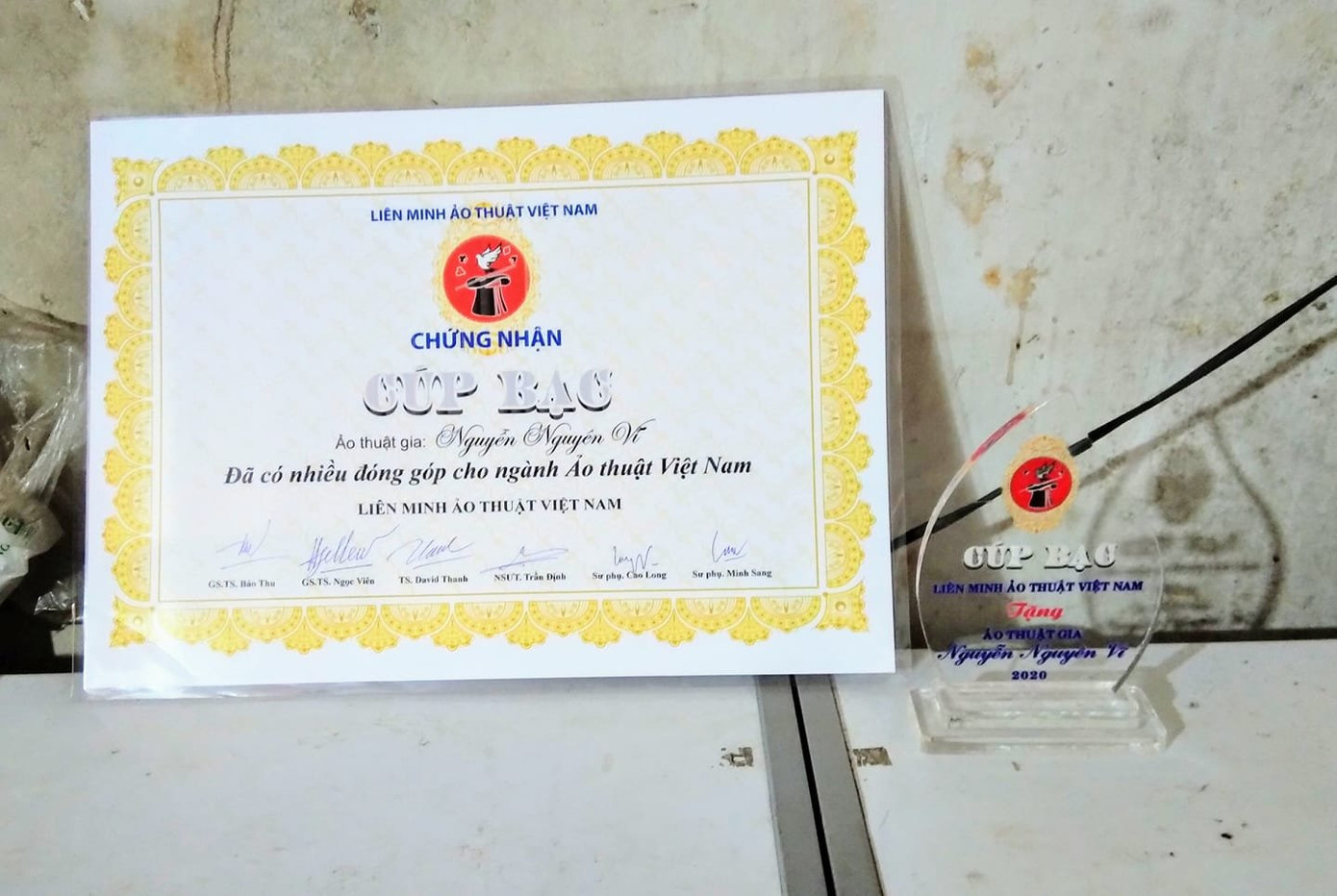 Nghề "tay trái"... hái ra tiền ảnh 4