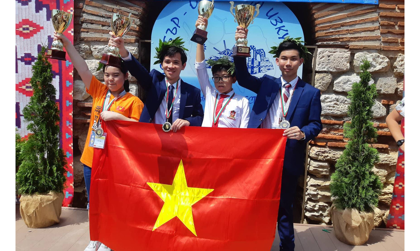 Chàng trai vàng trong làng Toán học Việt Nam ảnh 1