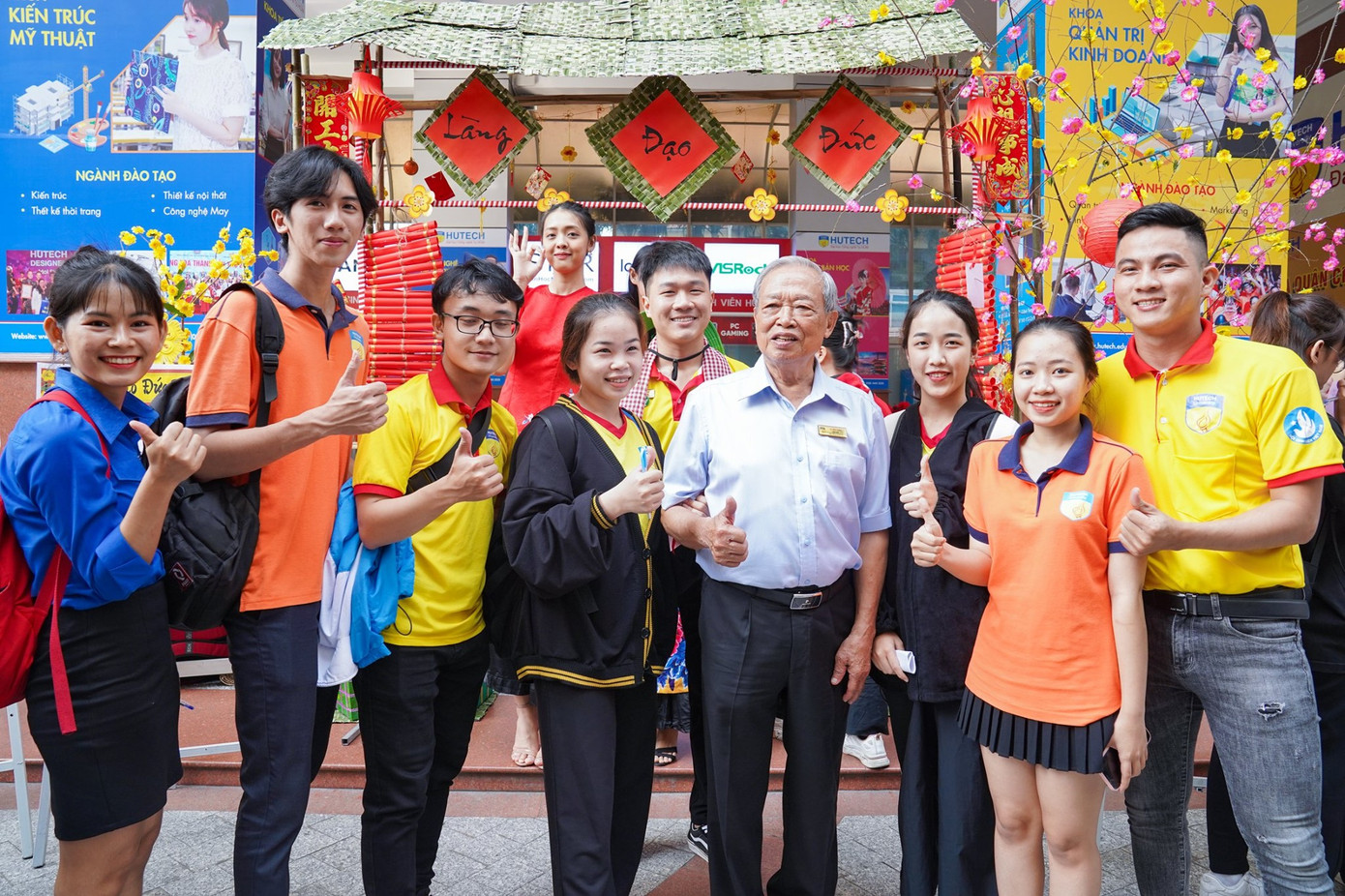 Sinh viên trường ĐH Công nghệ TP. HCM ra quân chiến dịch “Xuân tình nguyện” ảnh 8