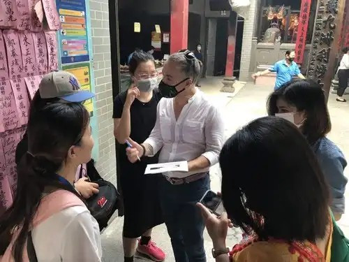 Hướng dẫn viên trẻ chuyển nghề tạm để thích nghi trong mùa dịch ảnh 1