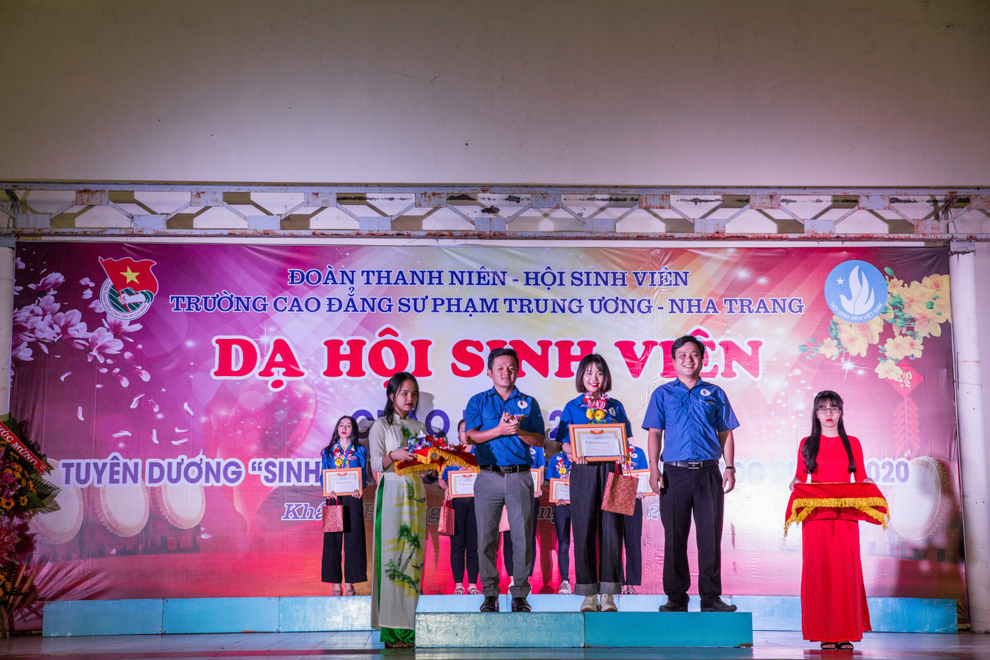 Đoàn trường CĐSP Trung ương Nha Trang tổ chức “Dạ hội chào năm 2021” ảnh 12