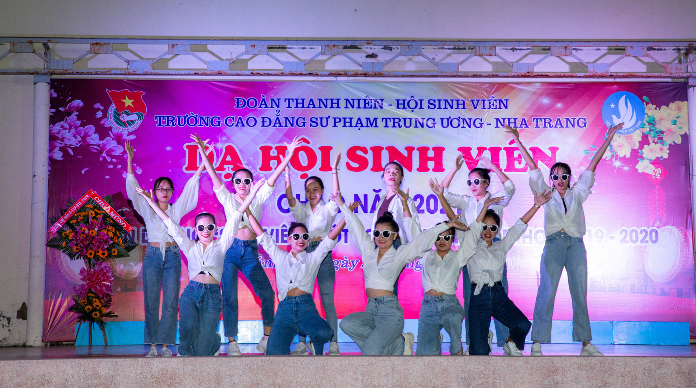 Đoàn trường CĐSP Trung ương Nha Trang tổ chức “Dạ hội chào năm 2021” ảnh 6
