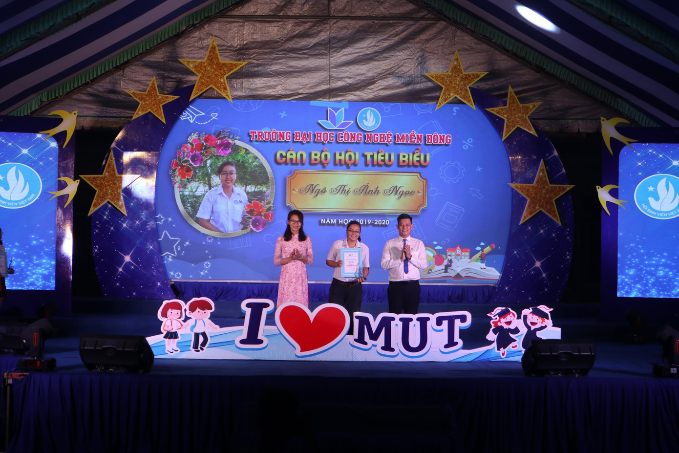 Trường ĐH Công nghệ Miền Đông tuyên dương “Sinh viên 5 tốt” và cán bộ Hội tiêu biểu ảnh 4