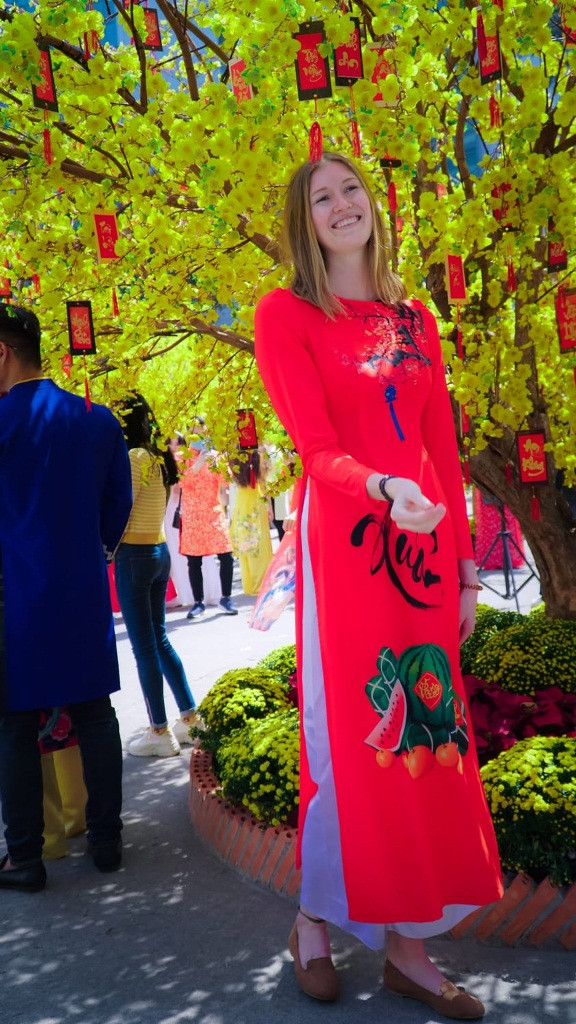 Những sinh viên quốc tế lần đầu trải nghiệm Tết Việt ảnh 1