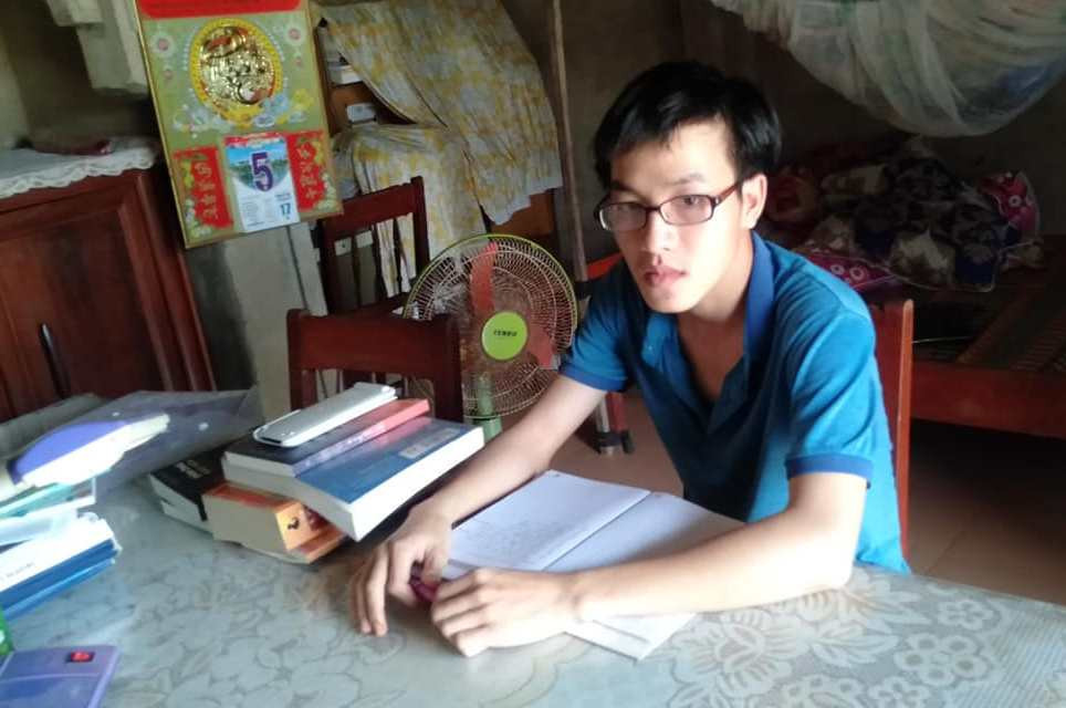 Chàng sinh viên ngành Y không từ bỏ ước mơ ảnh 1